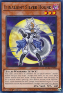 Chienne de Meute Argentée de Clair de Lune